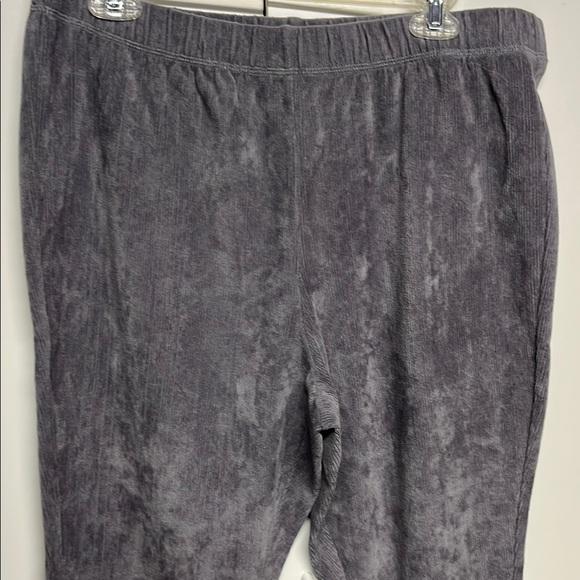 Gray Suede-Style Leggings - Picture 2 of 6